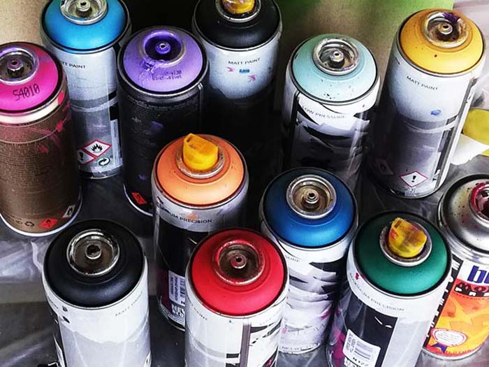Graffiti undervisning med graffiti dåser som materialer